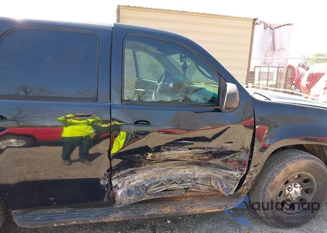 2007 Chevrolet Tahoe Police из США, поврежденный, VIN 1GNEC03097R417705